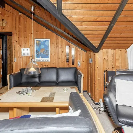8 Person In Logstor-by Traum Logstor